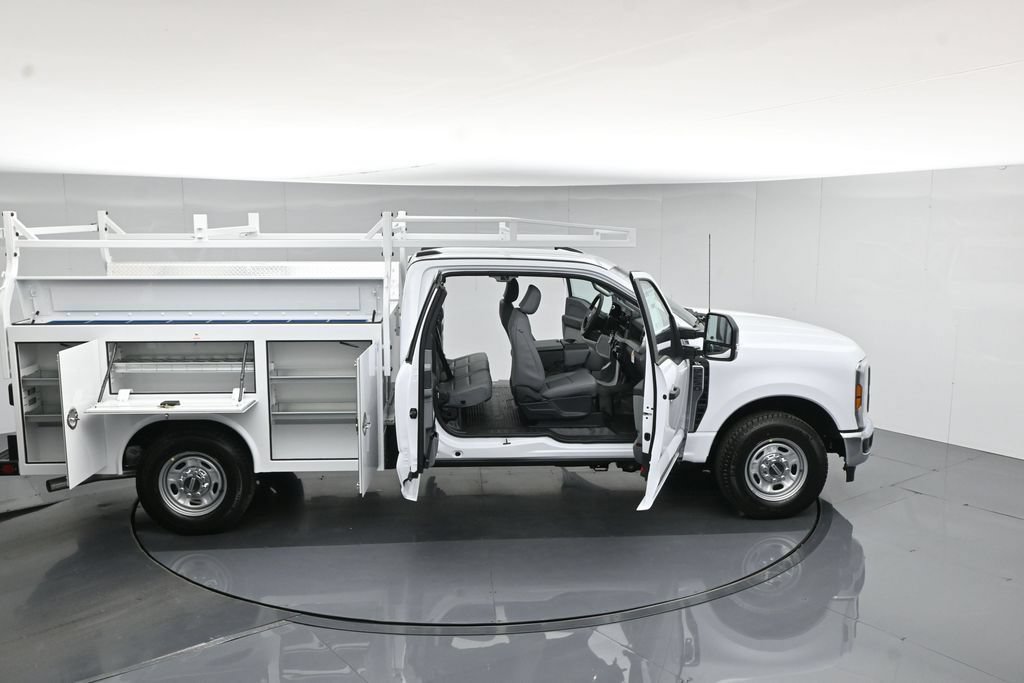 New 2026 Ford F250 XL w/ XL Chrome Package RWD image 43