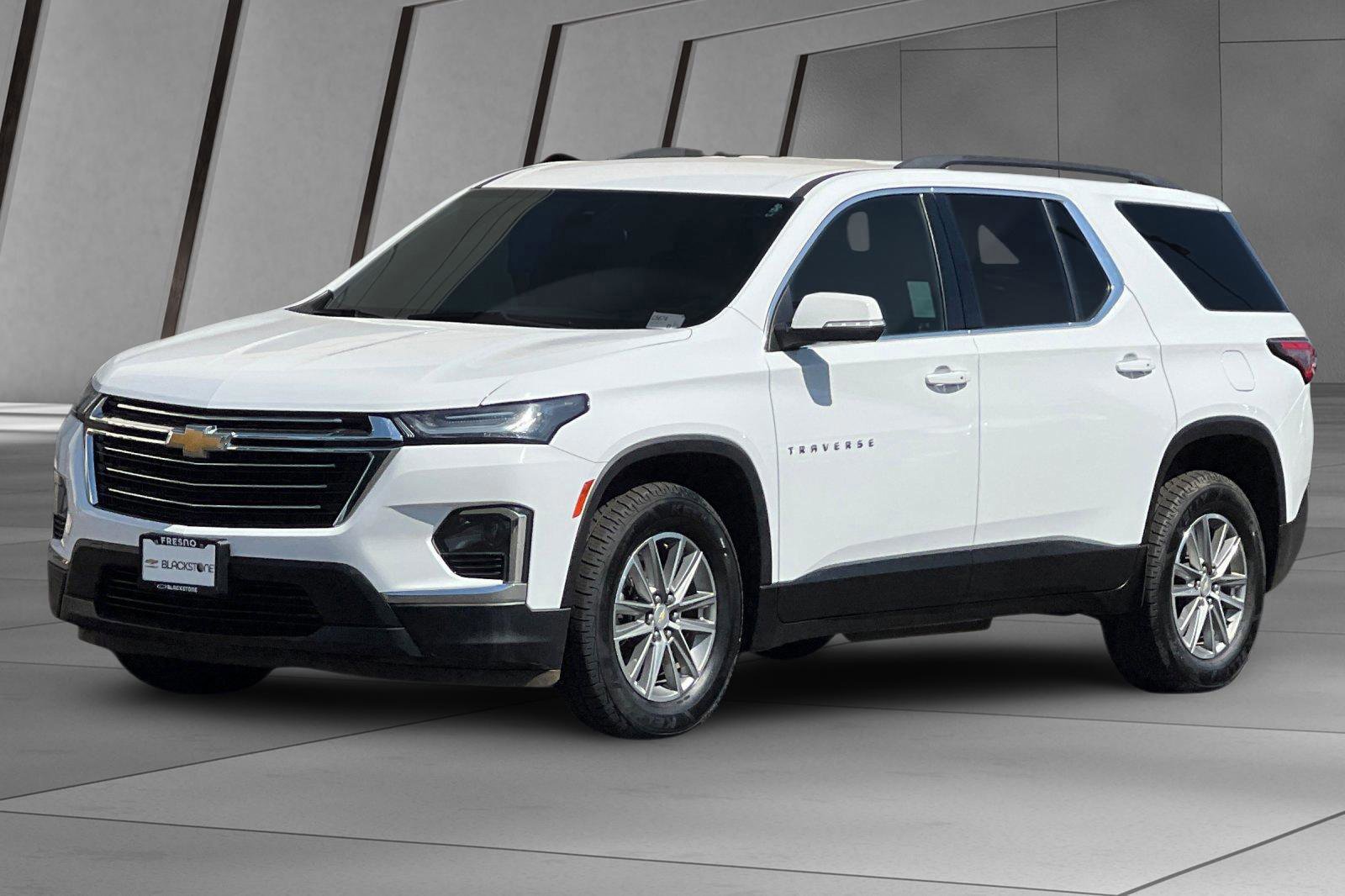 Used 2023 Chevrolet Traverse LT image 8