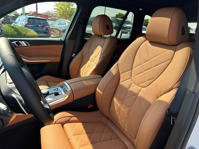 New 2026 BMW X5 xDrive50e w/ Premium Package AWD/4WD image 4