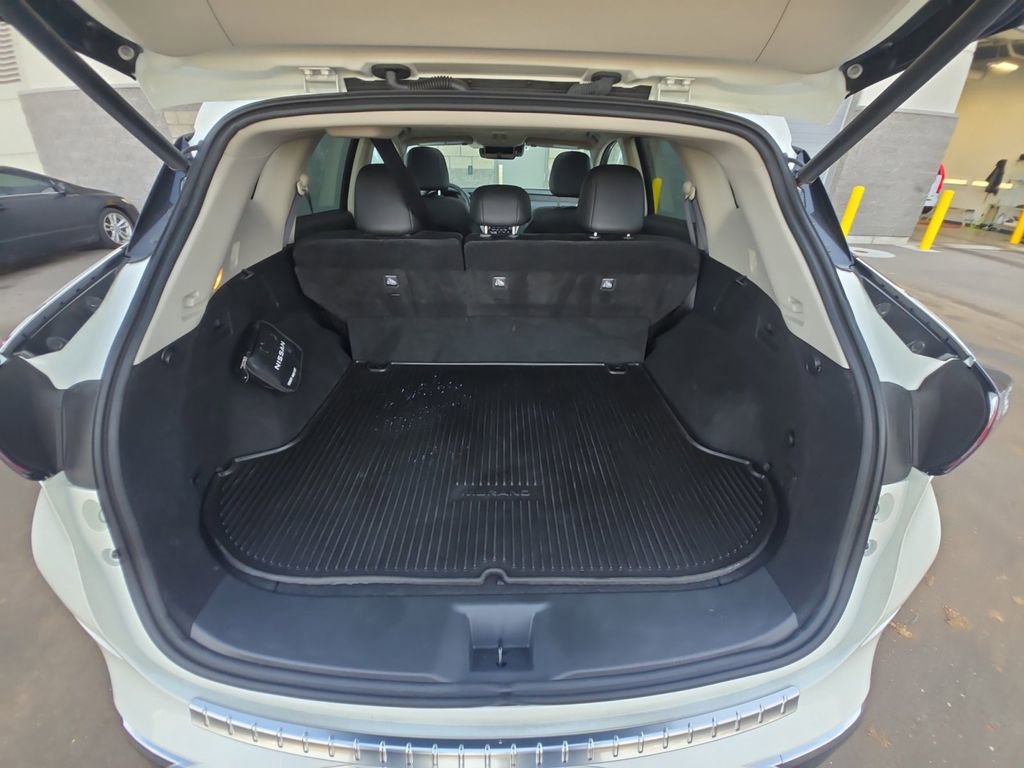 Used 2024 Nissan Murano Platinum w/ Cargo Package image 16