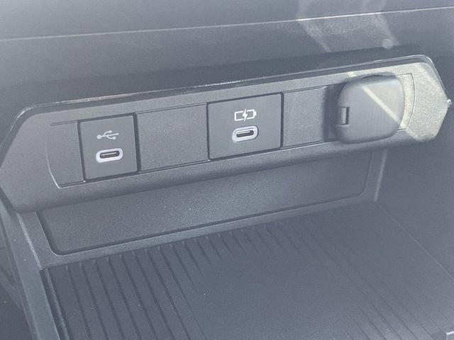 Used 2024 Toyota Prius XLE image 27