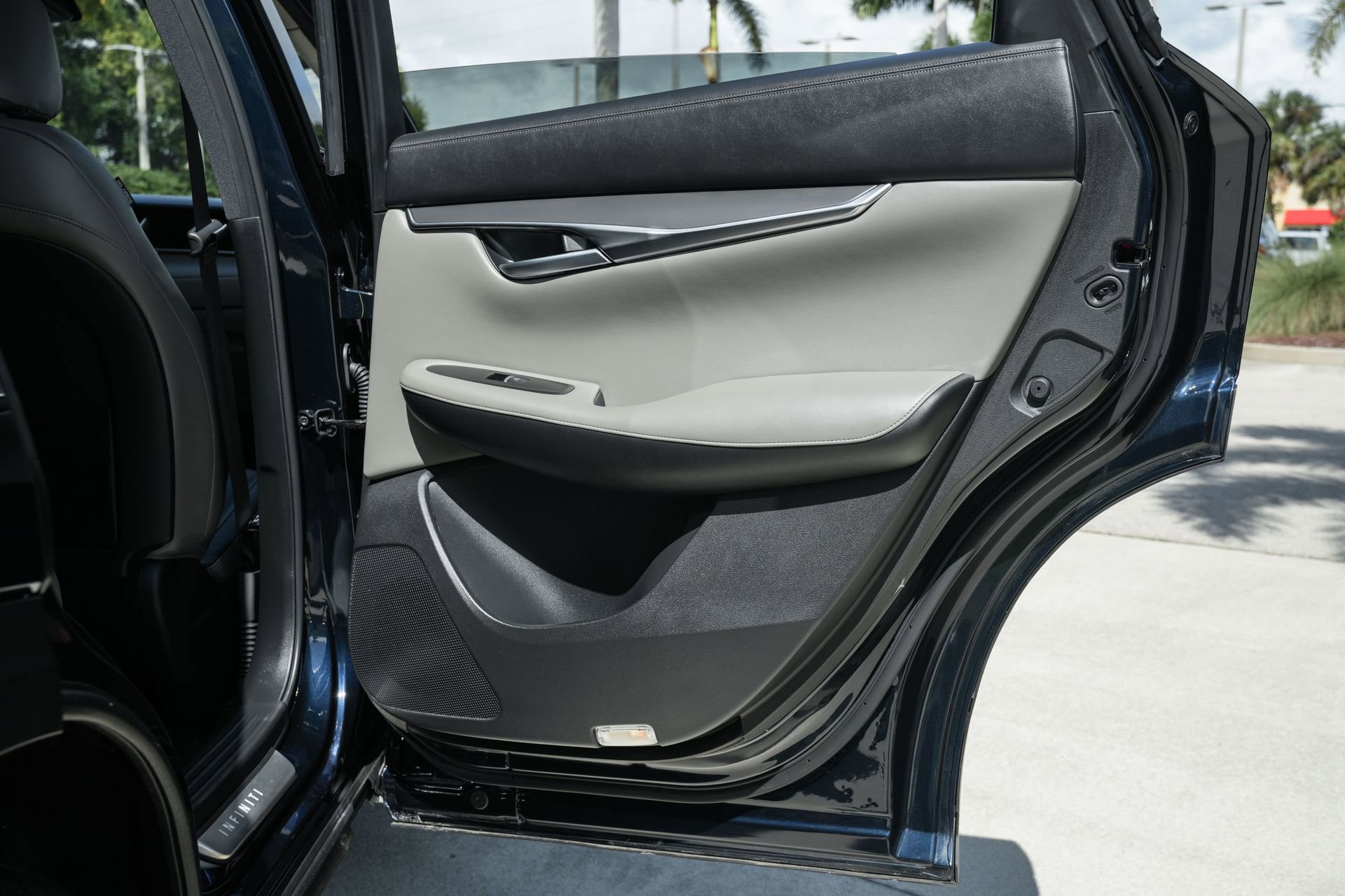 Used 2025 INFINITI QX50 Luxe image 31