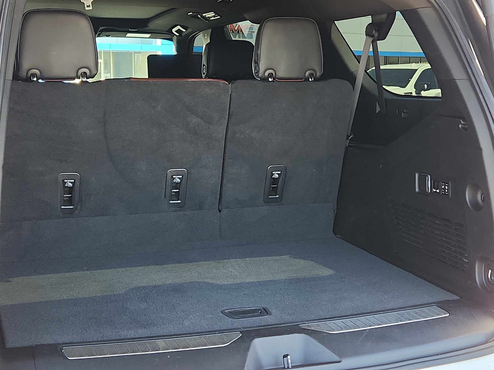 Used 2023 GMC Yukon XL Denali Ultimate image 8