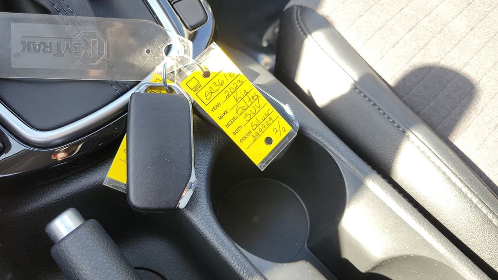 Used 2023 Kia Seltos Nightfall Edition image 28