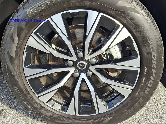 Certified 2023 Volvo XC60 B5 Plus image 10