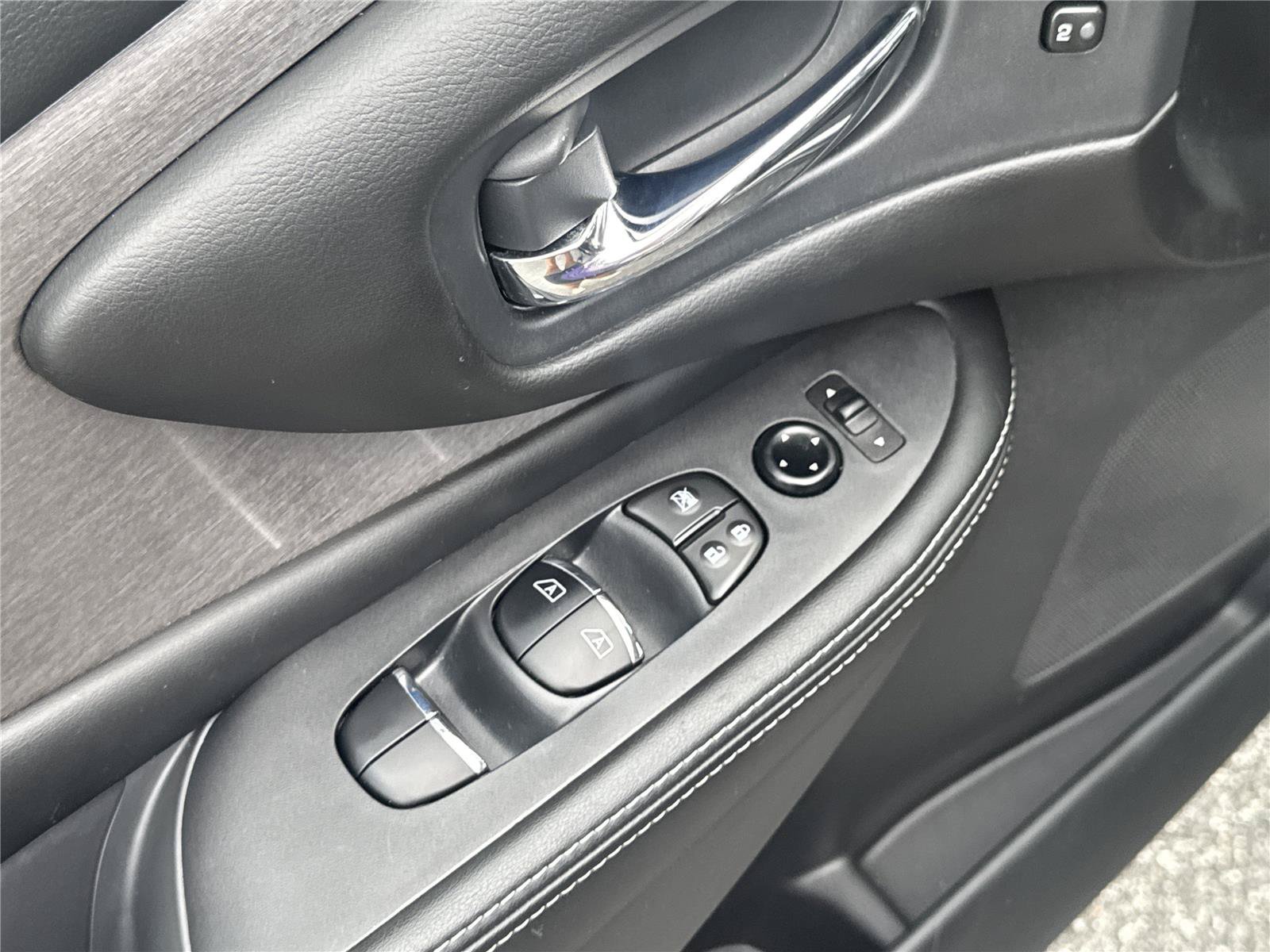 Used 2023 Nissan Murano SL w/ Cargo Package FWD image 19