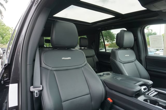 New 2026 Ford Expedition Platinum w/ Stealth Performance Package AWD/4WD image 2