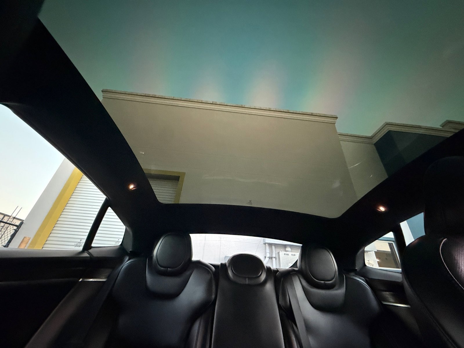 Used 2022 Tesla Model S image 24