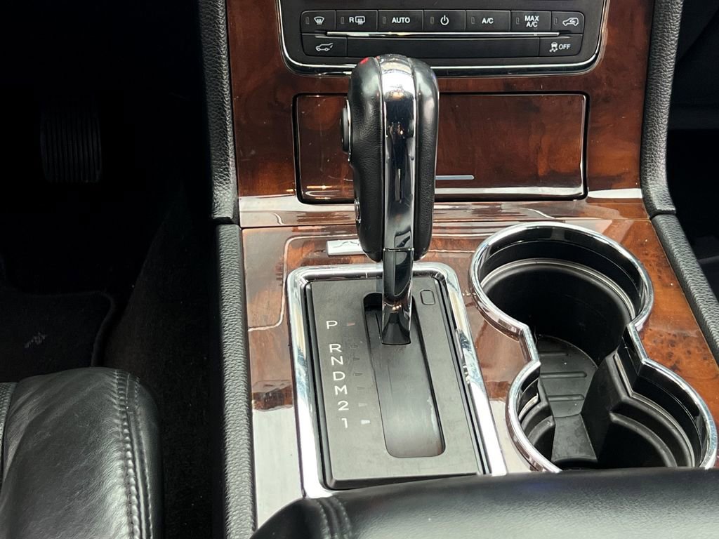 Used 2016 Lincoln Navigator Select image 25