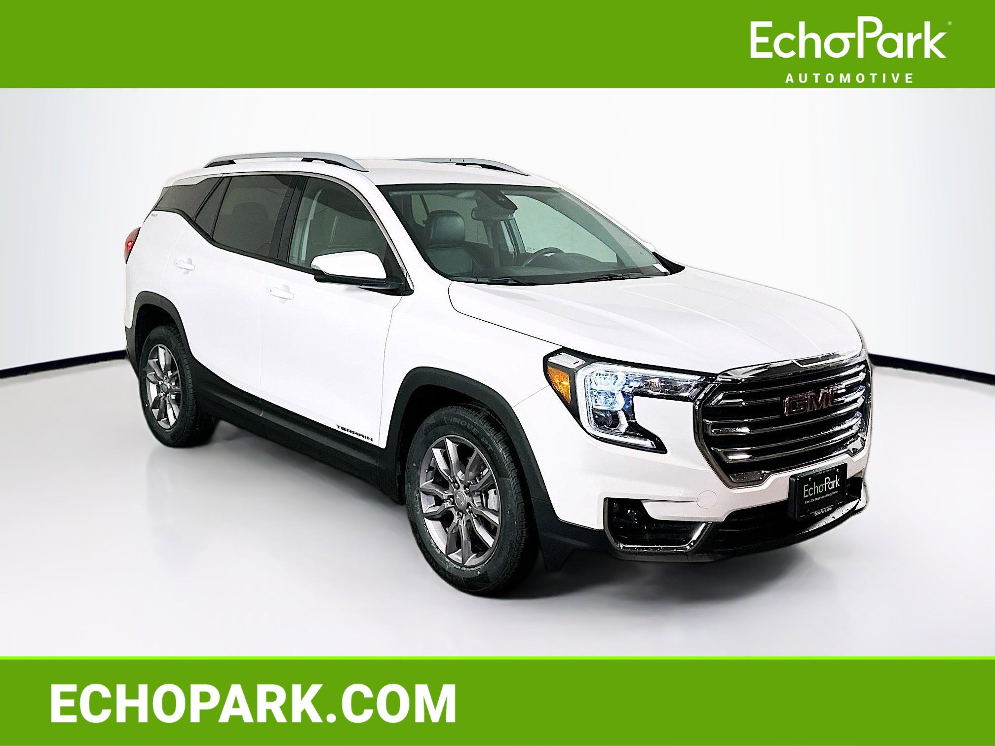 Used 2023 GMC Terrain SLT image 1