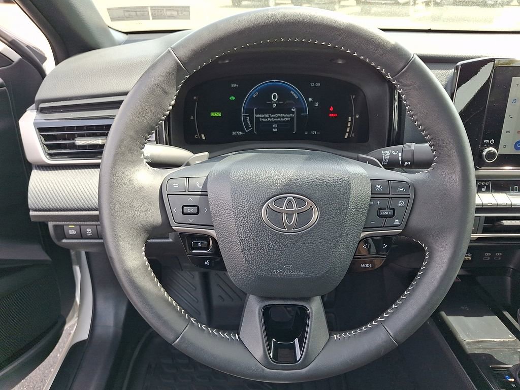 Used 2025 Toyota Camry SE w/ Convenience Package FWD image 19