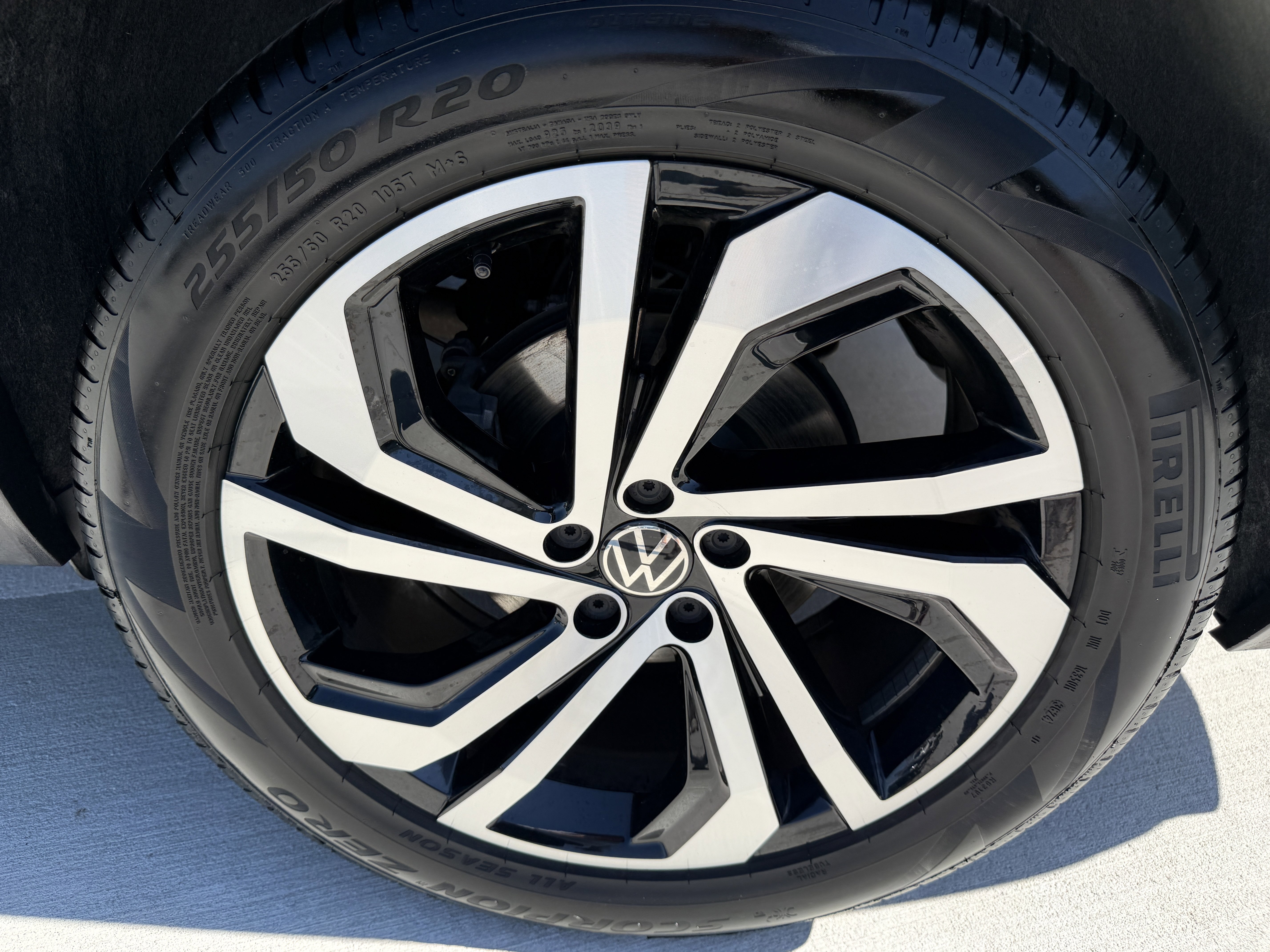 Used 2021 Volkswagen Atlas SEL Premium image 30