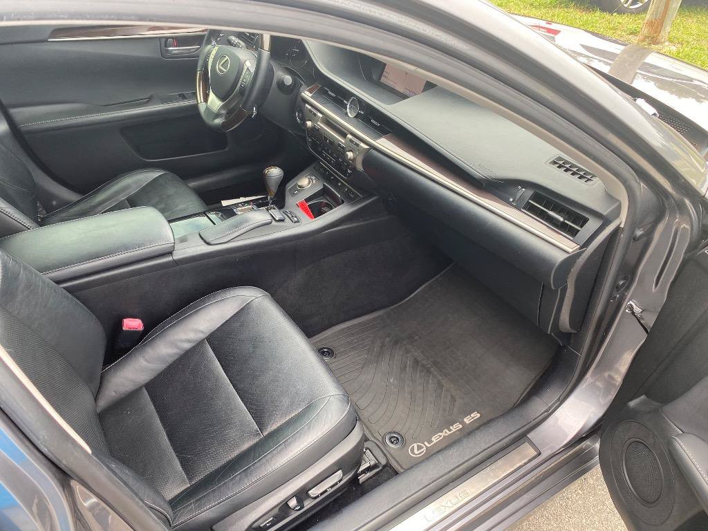 Used 2014 Lexus ES 350 w/ Luxury Package FWD image 22