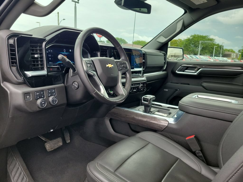 Used 2022 Chevrolet Silverado 1500 LTZ w/ LTZ Convenience Package II AWD/4WD image 21
