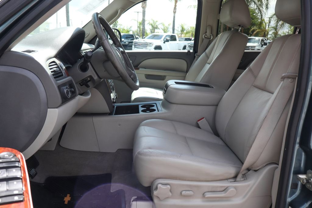 Used 2011 Chevrolet Avalanche LT RWD image 21