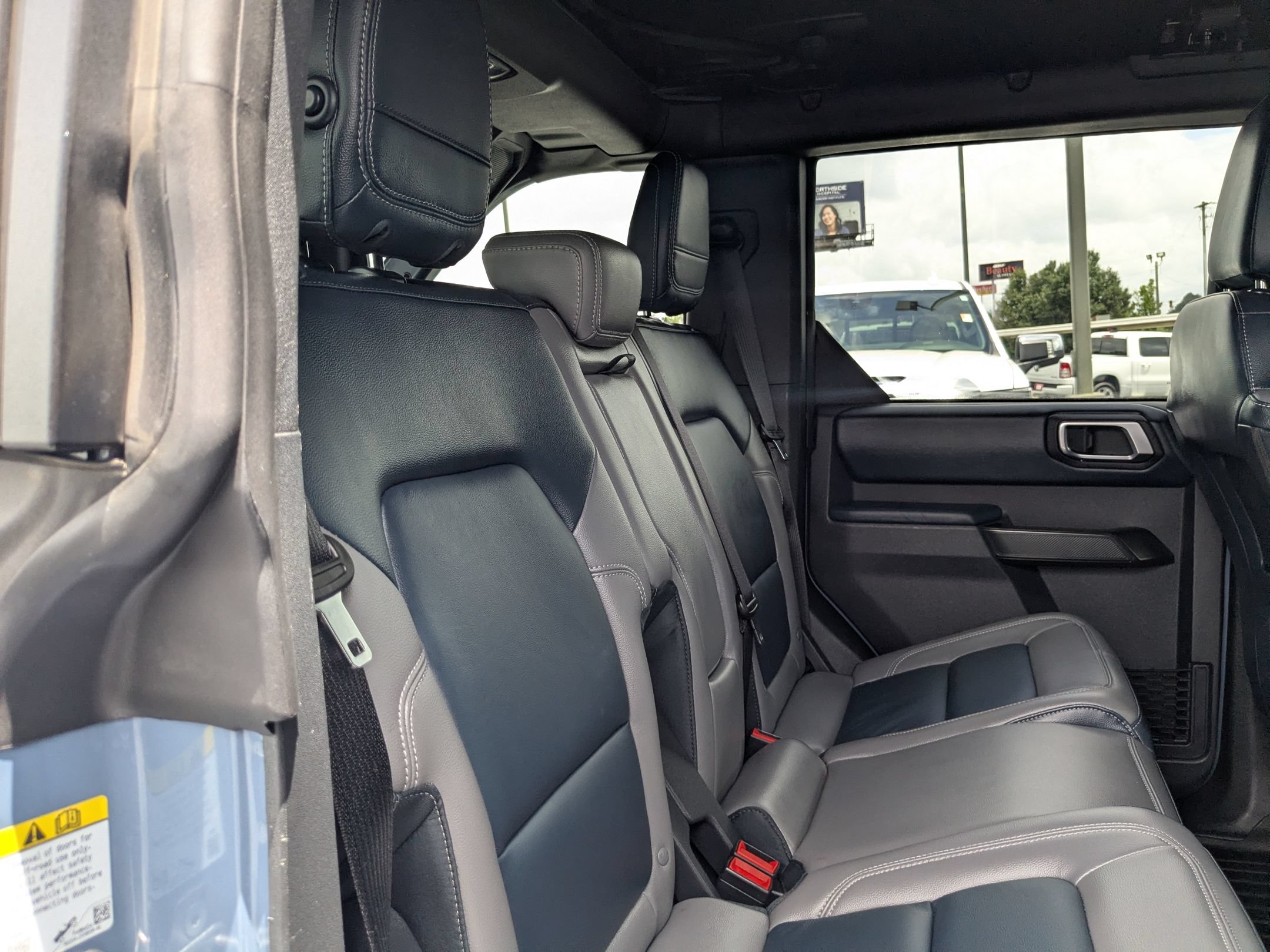 Used 2024 Ford Bronco Outer Banks AWD/4WD image 26