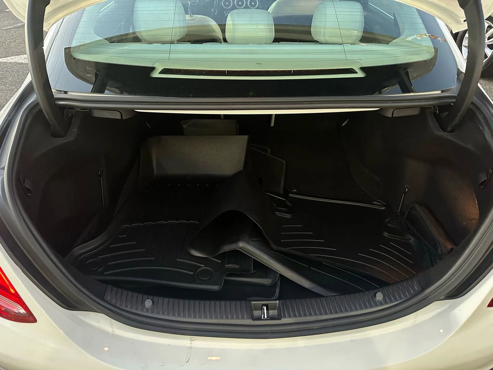 Used 2018 Mercedes-Benz C 300 4MATIC Sedan image 15