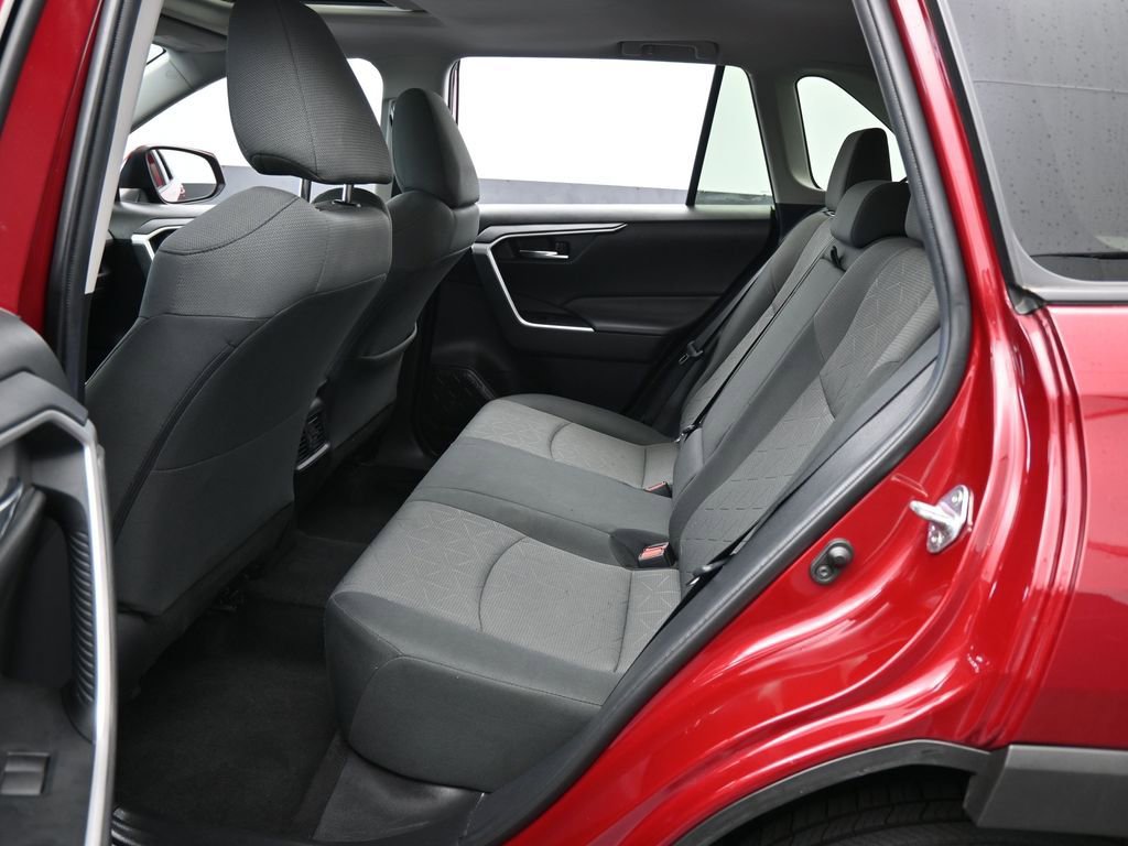 Used 2020 Toyota RAV4 XLE w/ Convenience Package image 29
