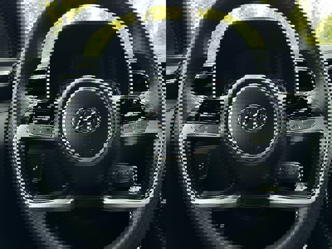 Used 2023 Hyundai Santa Cruz SE image 15