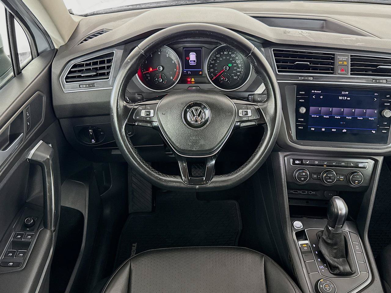 Used 2019 Volkswagen Tiguan SE w/ 3rd Row Seat Package AWD/4WD image 16