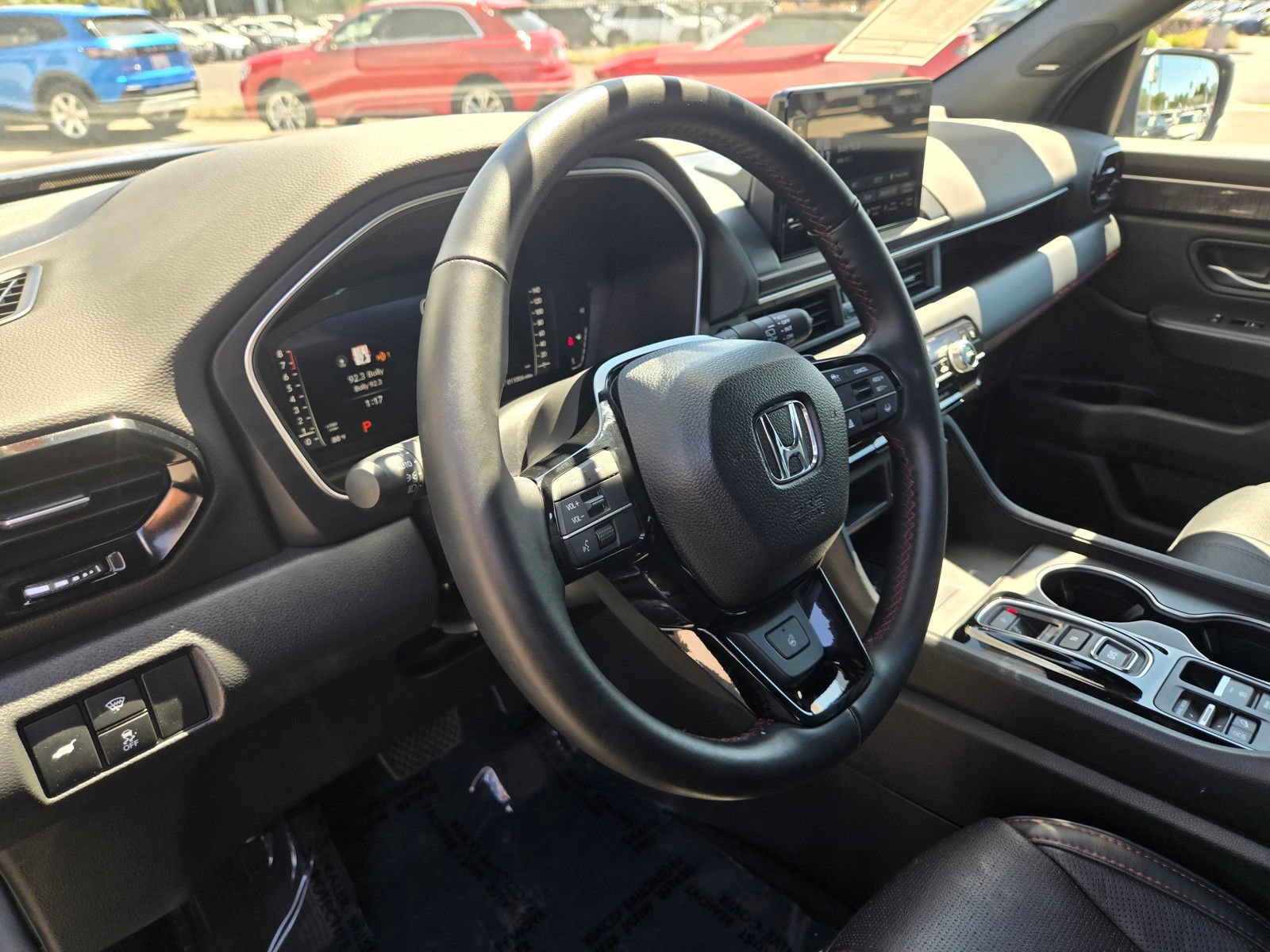 Certified 2025 Honda Pilot Black Edition image 12