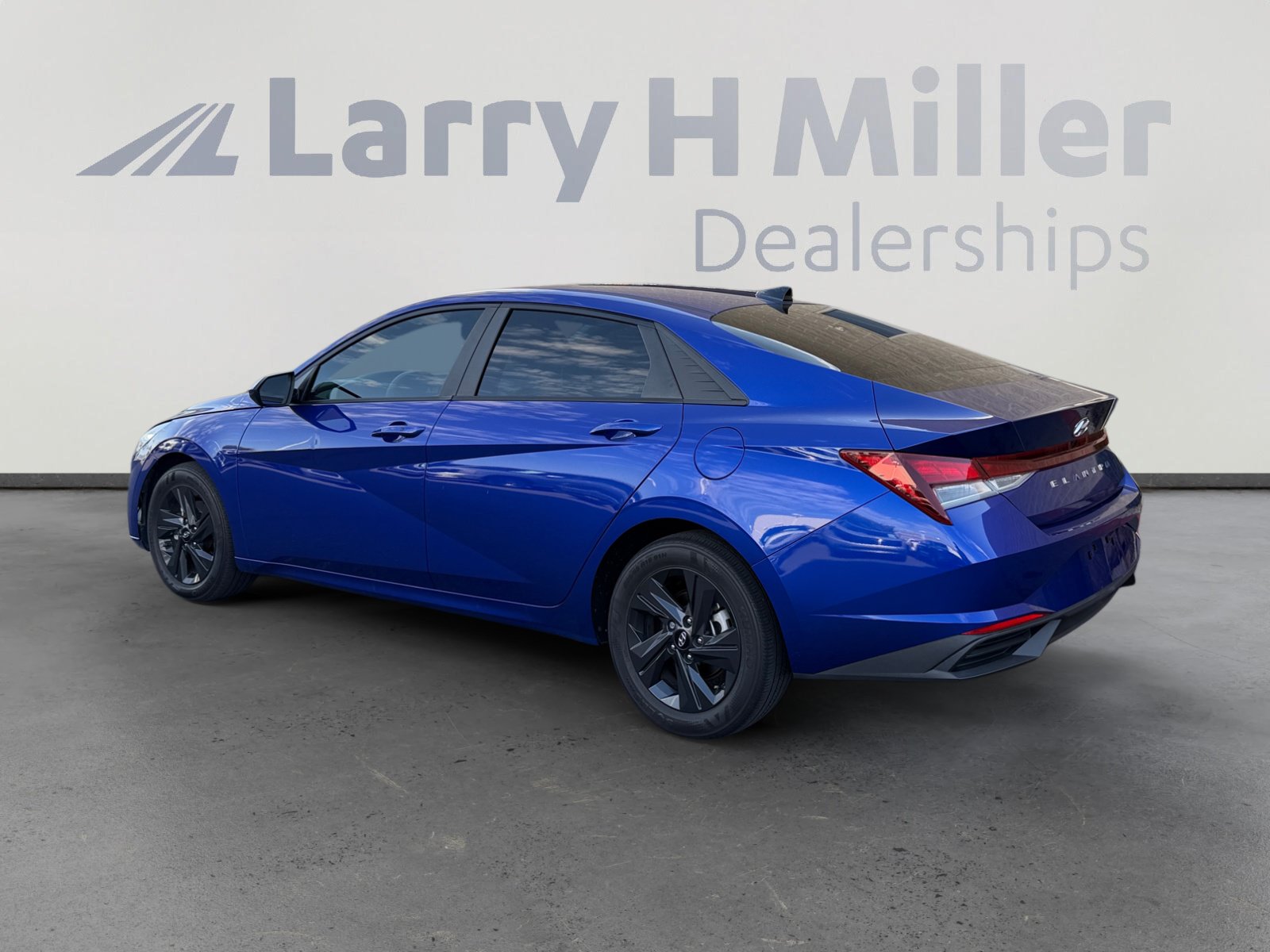 Used 2023 Hyundai Elantra SEL FWD image 3