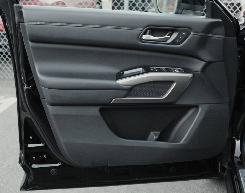 Certified 2023 Nissan Pathfinder Platinum image 16