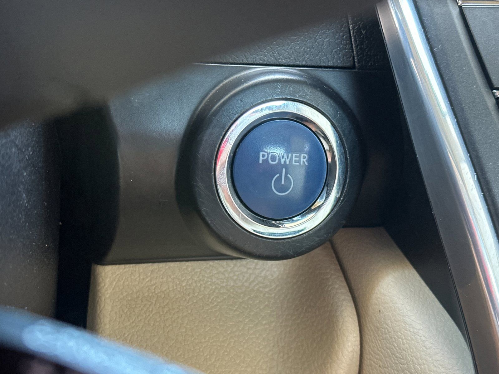 Used 2017 Toyota Camry XLE w/ Moonroof Package FWD image 21