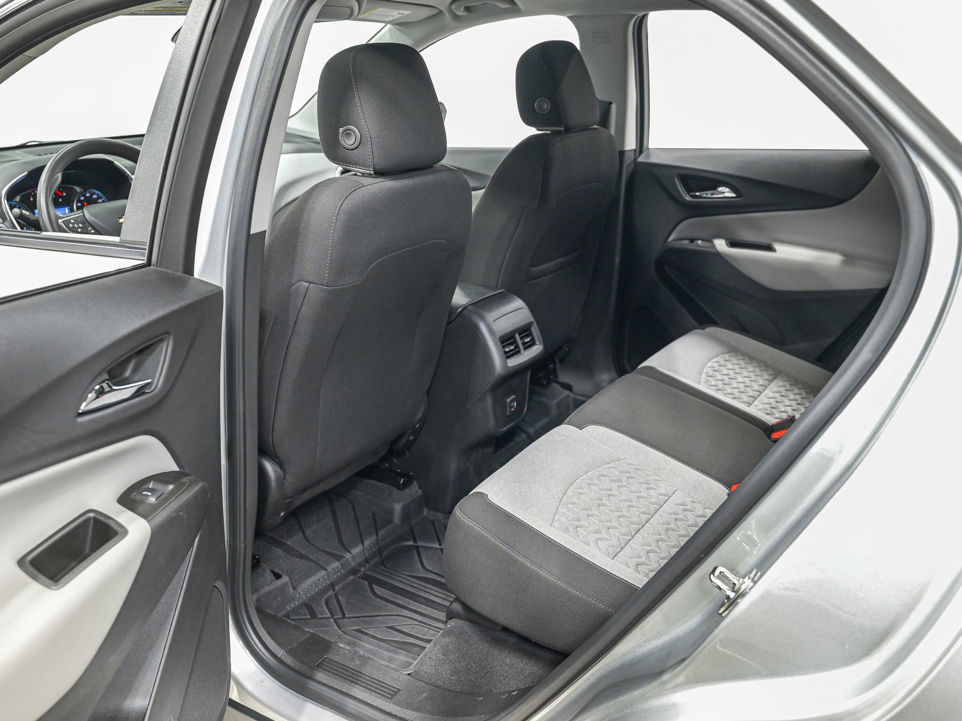 Used 2024 Chevrolet Equinox LS w/ LS Convenience Package image 26