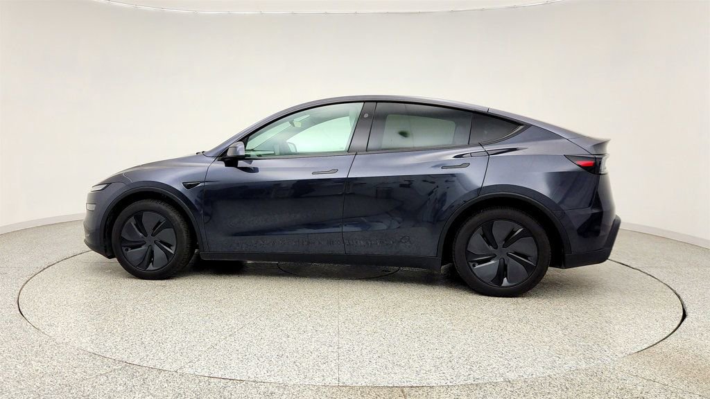 Used 2026 Tesla Model Y 2WD image 8