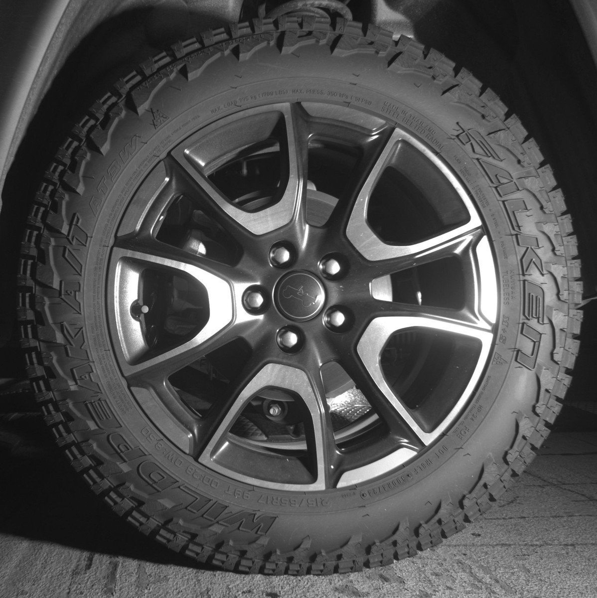 Used 2025 Jeep Compass Trailhawk image 14