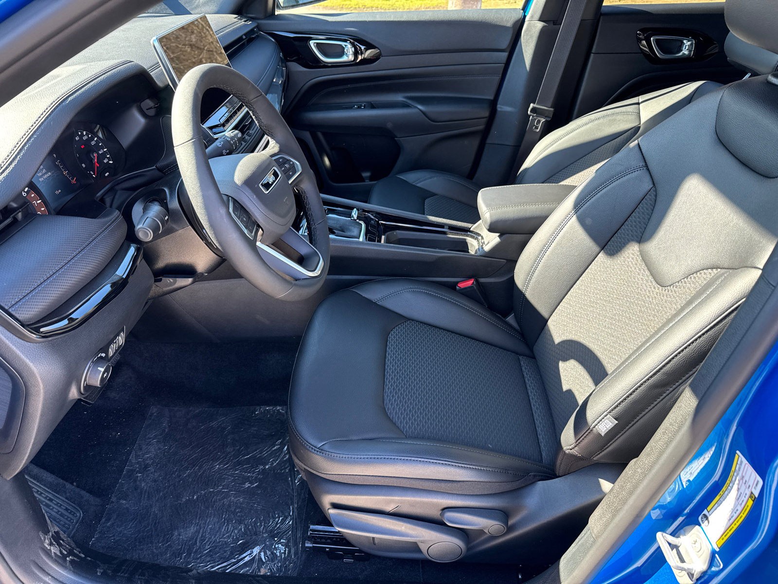 New 2026 Jeep Compass Latitude image 9