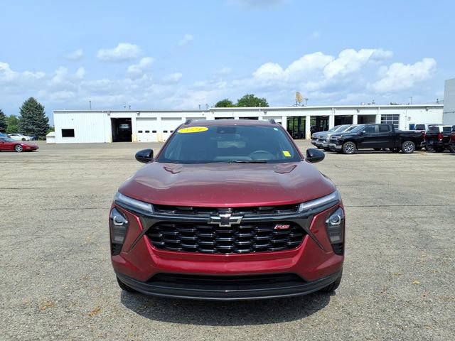 Used 2024 Chevrolet Trax RS w/ Sunroof Package FWD video 2
