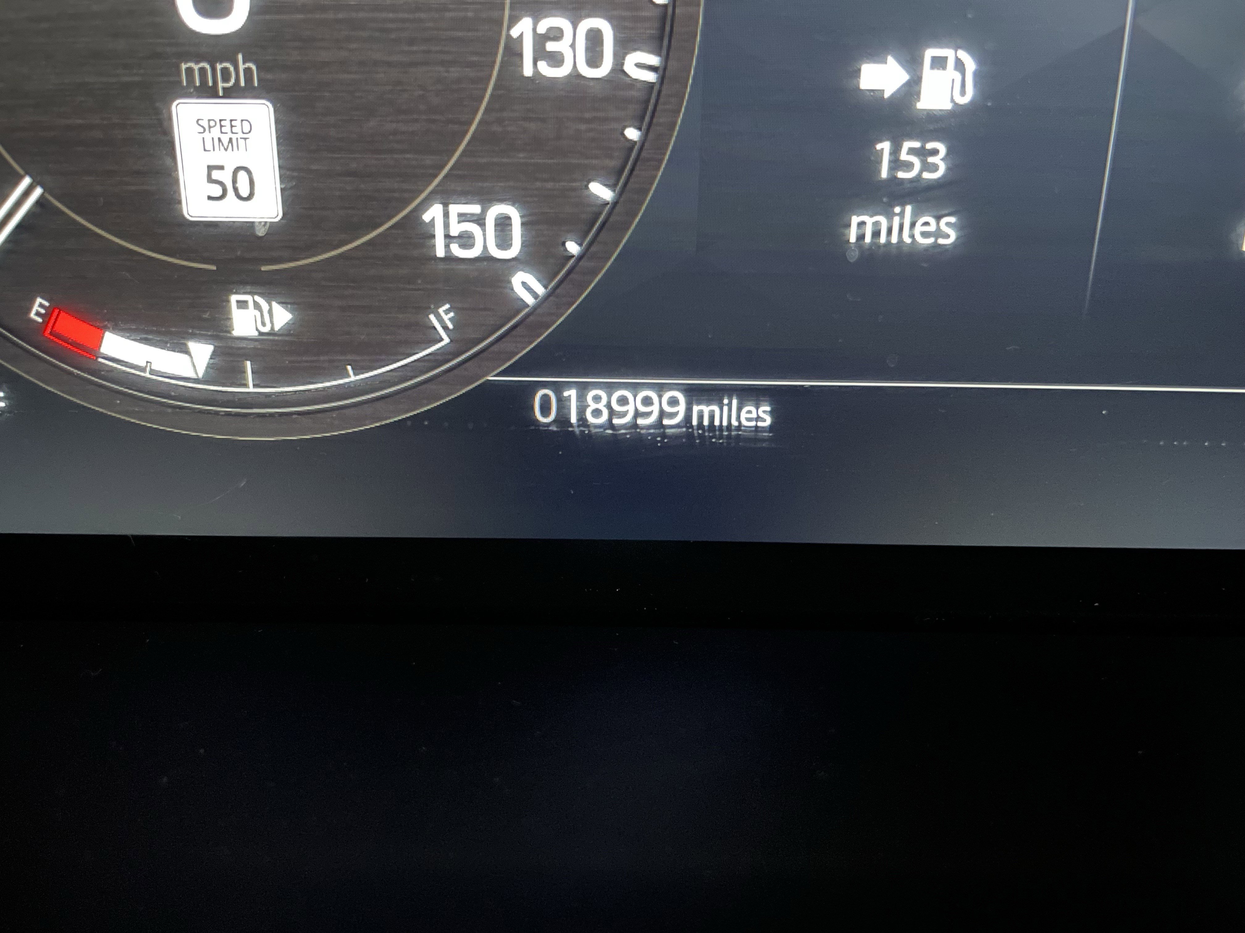 Certified 2025 Land Rover Defender 110 X-Dynamic SE image 25