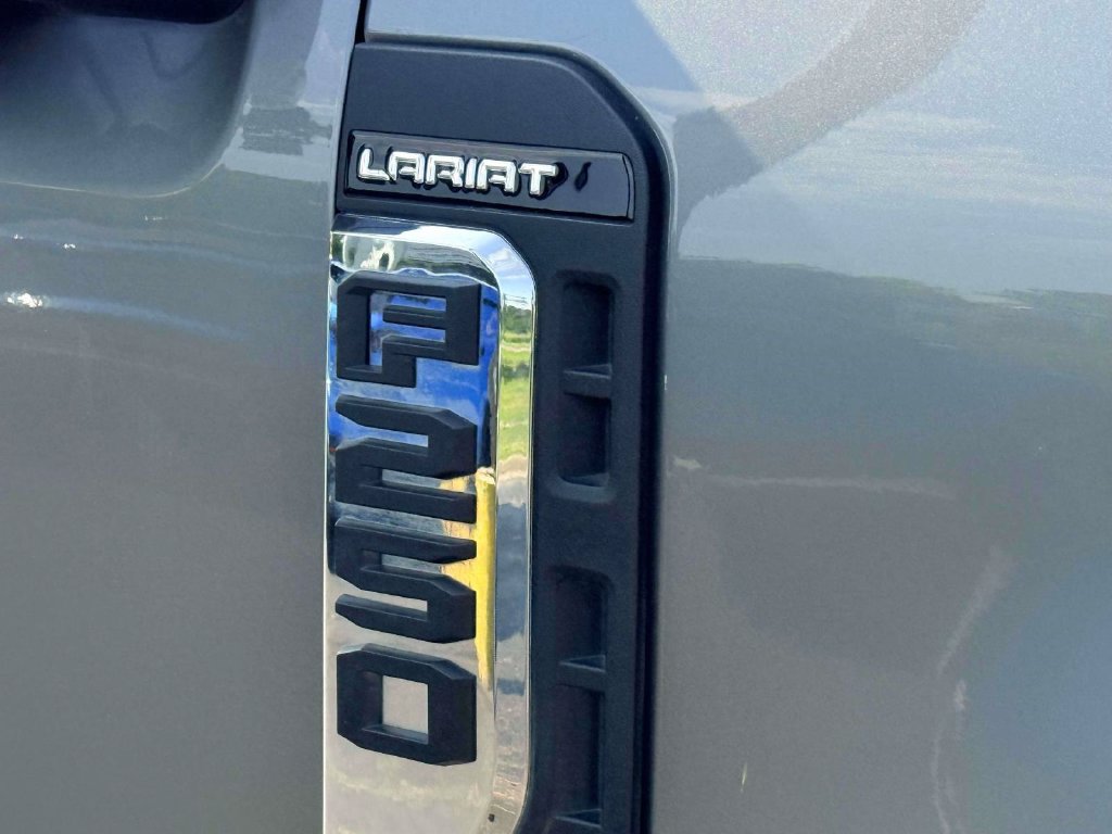 Used 2024 Ford F250 Lariat AWD/4WD image 5