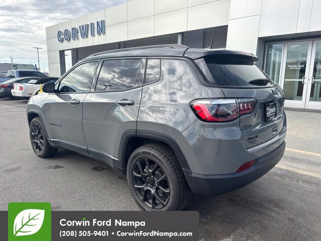 Used 2023 Jeep Compass Latitude w/ Convenience Group AWD/4WD image 4