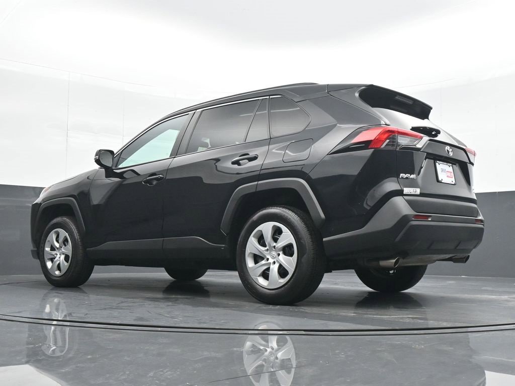 Used 2019 Toyota RAV4 LE image 19