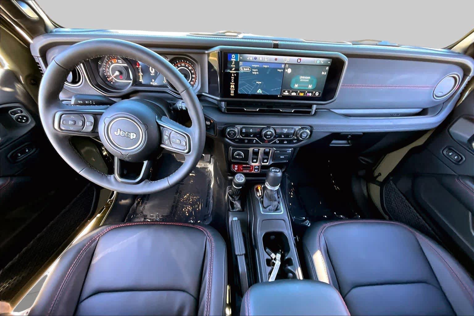 Used 2025 Jeep Wrangler Rubicon AWD/4WD image 15