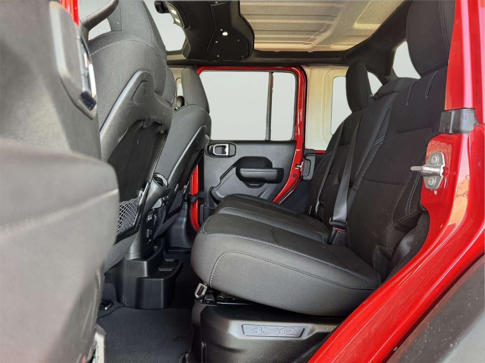 Used 2025 Jeep Wrangler Unlimited Rubicon 4xe w/ Convenience Group AWD/4WD image 9