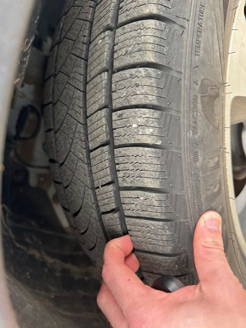 Used 2020 Jeep Cherokee Limited image 4