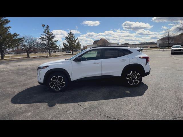 Used 2024 Chevrolet Trax RS image 28