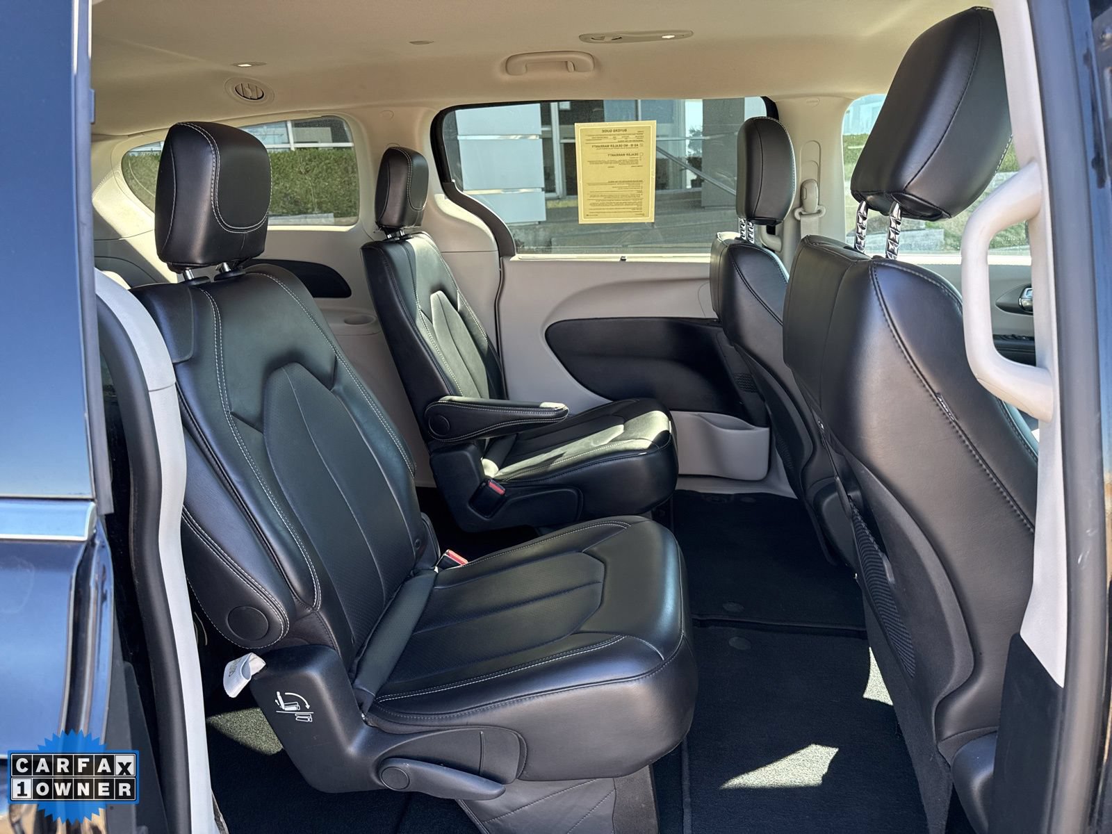 Used 2024 Chrysler Pacifica Touring-L FWD image 30