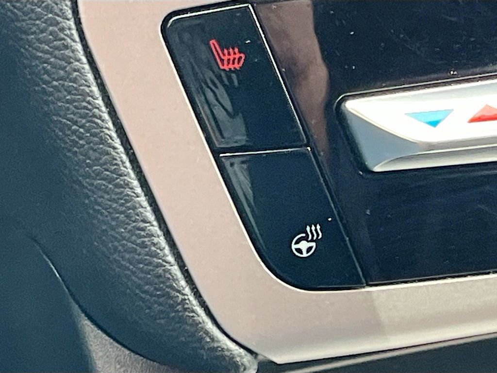 Used 2021 Ford Explorer XLT w/ Equipment Group 202A image 21