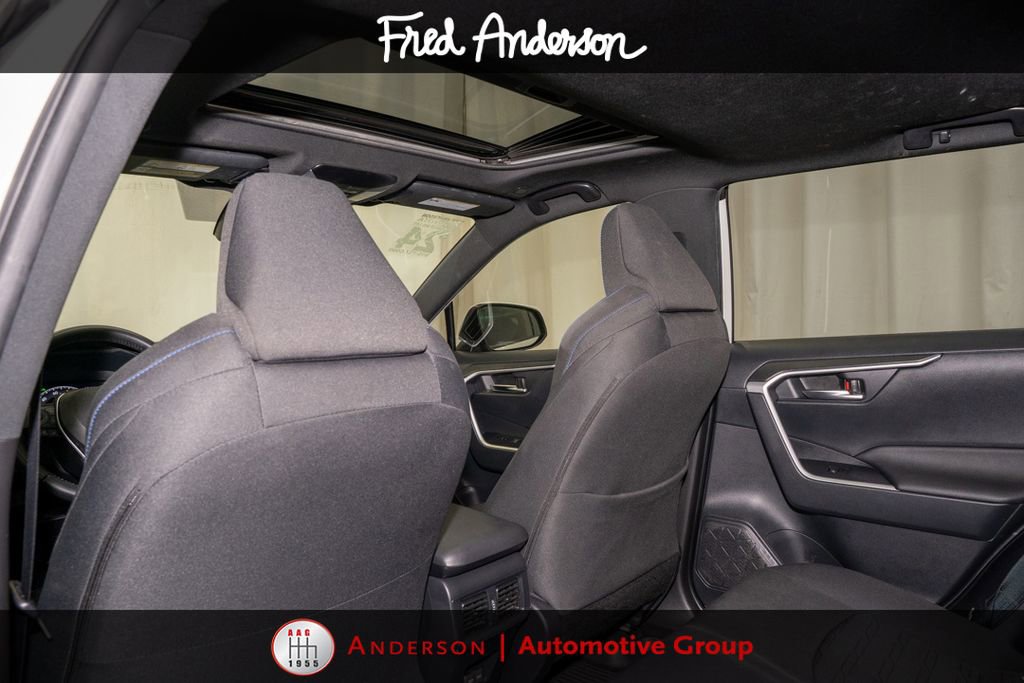 Used 2024 Toyota RAV4 SE w/ Convenience Package AWD/4WD image 9