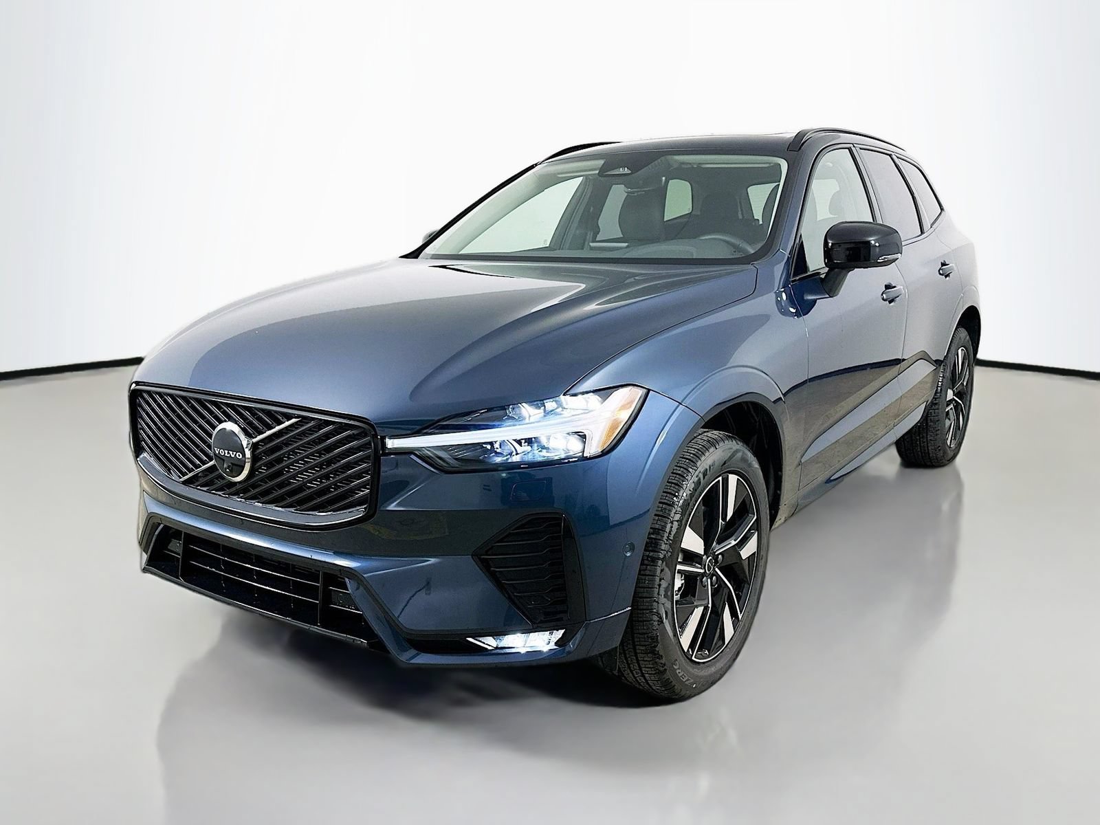 New 2026 Volvo XC60 B5 Plus w/ Protection Package Premier