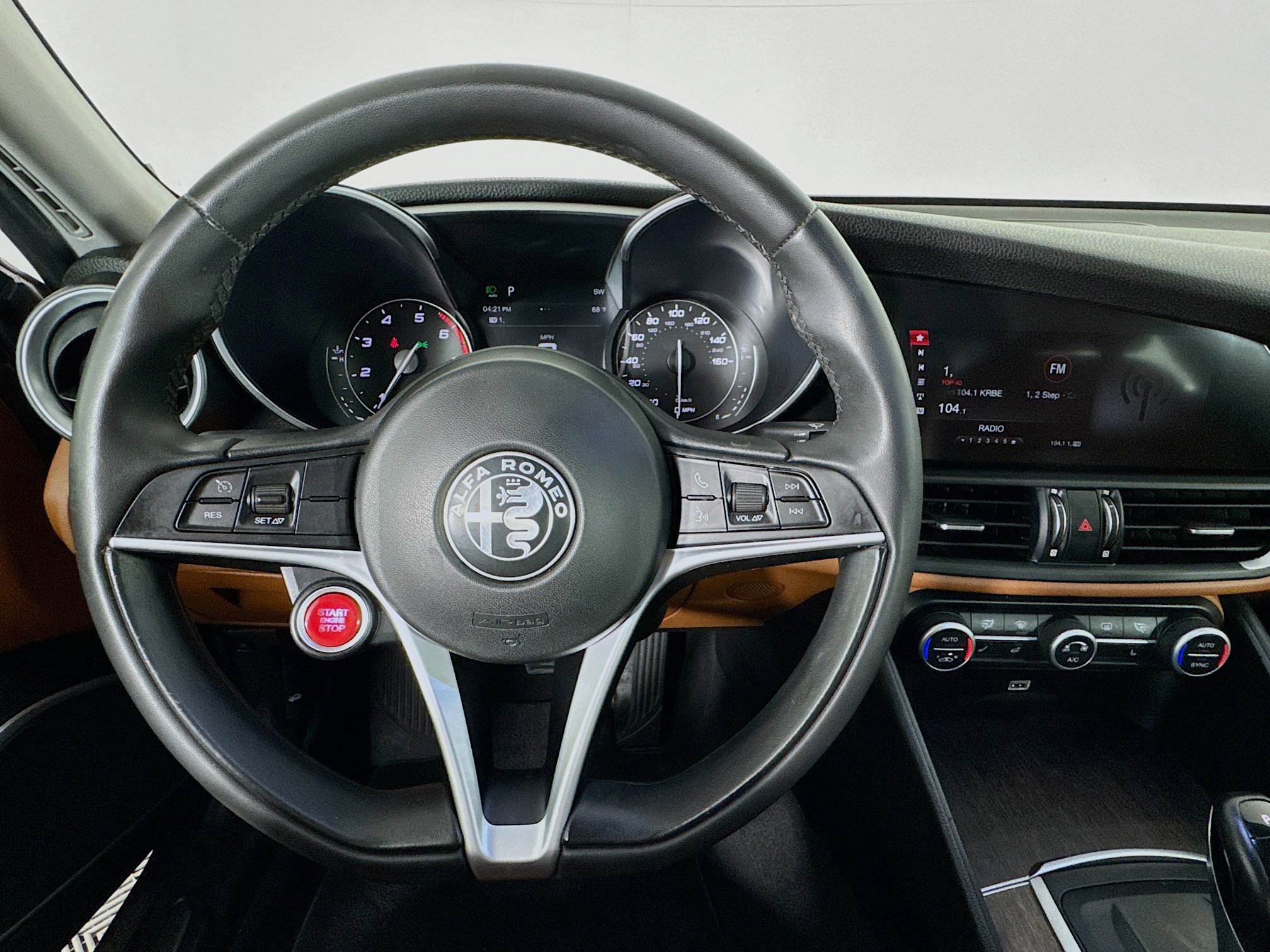 Used 2019 Alfa Romeo Giulia Ti image 11
