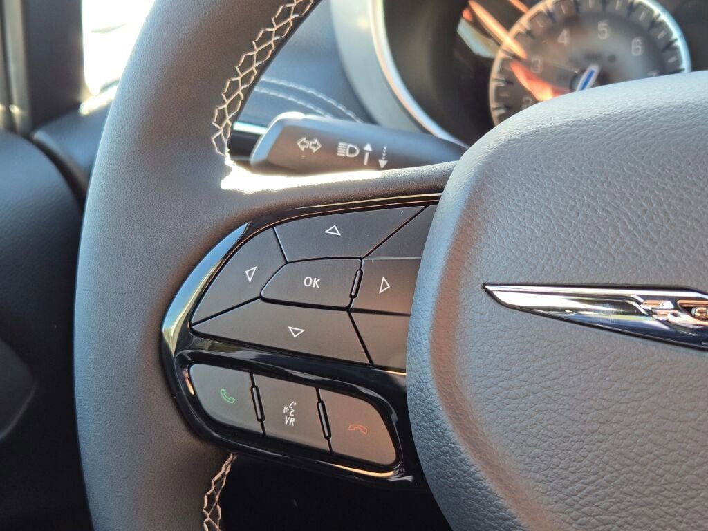 New 2026 Chrysler Pacifica Limited w/ S Appearance Package image 30