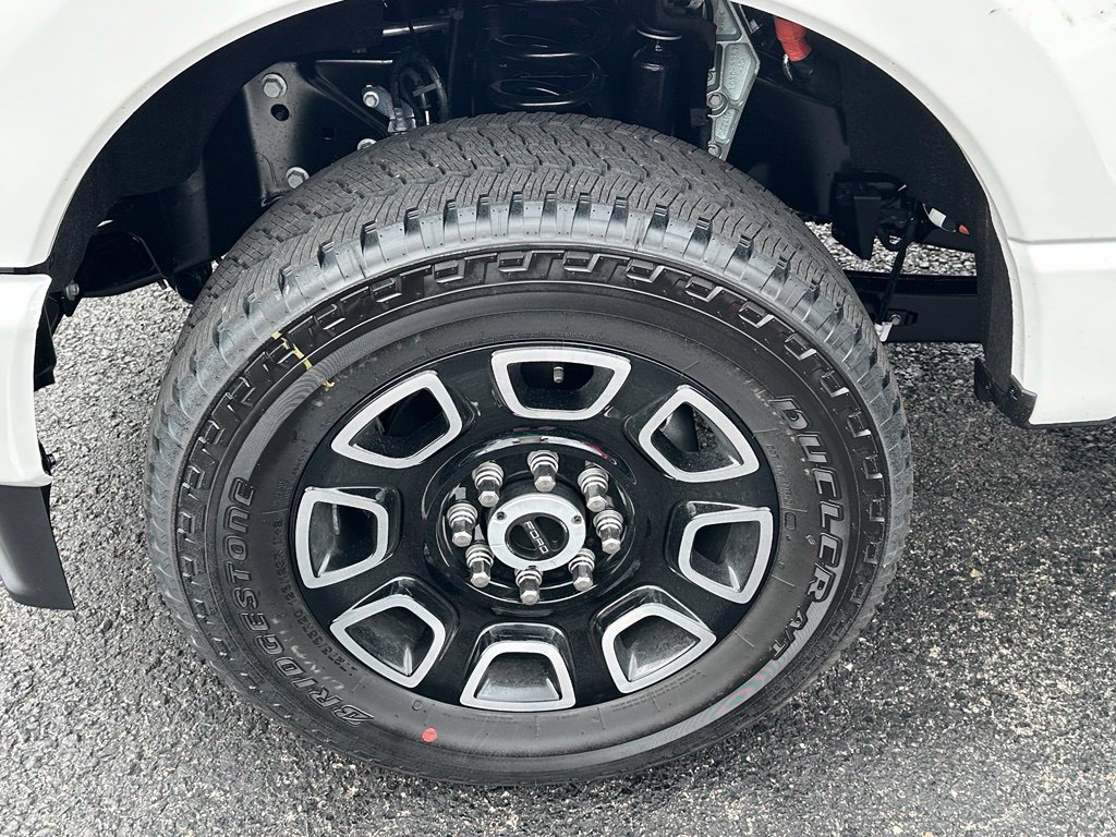 New 2026 Ford F350 Platinum w/ FX4 Off-Road Package AWD/4WD image 6