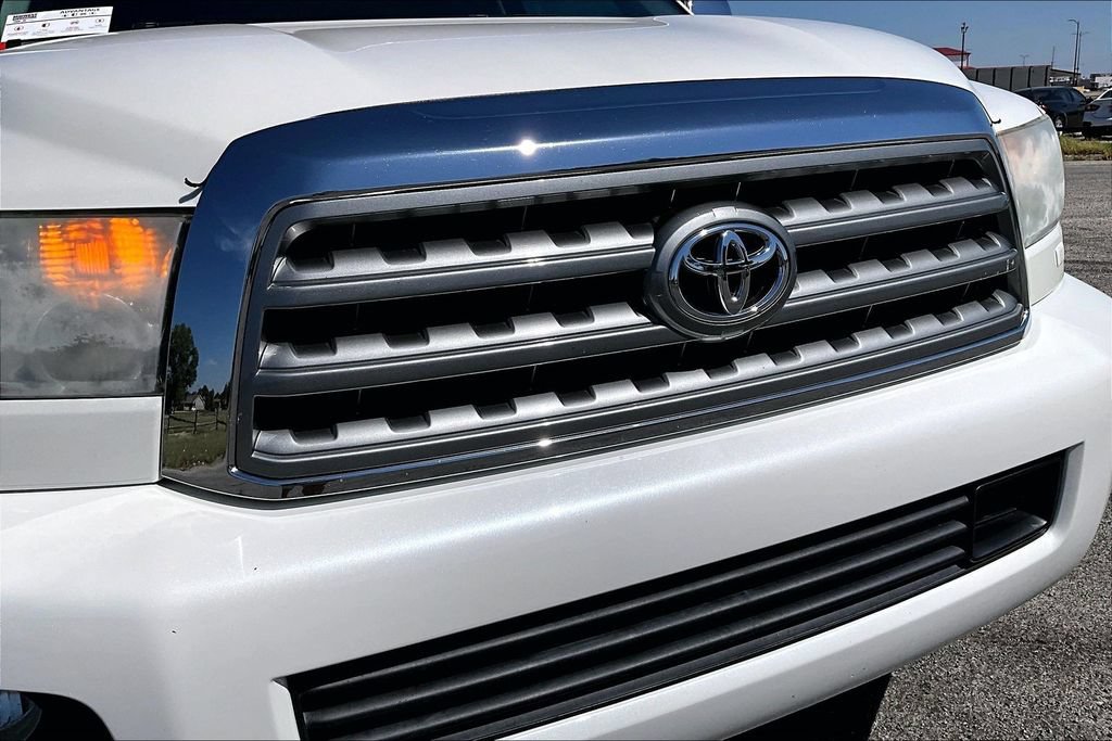 Used 2015 Toyota Sequoia Platinum AWD/4WD image 30