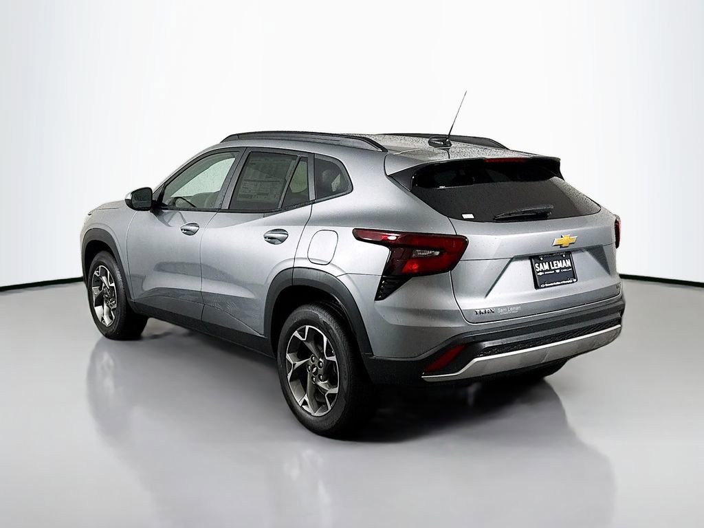 New 2026 Chevrolet Trax LT w/ Driver Confidence Package FWD image 5